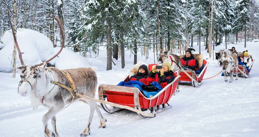 BÜYÜLEYİCİ KUZEY IŞIKLARI & LAPLAND - 2027